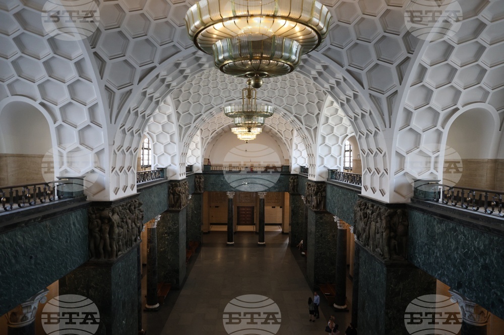 Нов прокурор, който да разследва главния прокурор и заместниците му, ще бъде избран днес