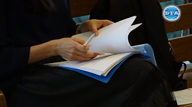 Предстои съдът да се запознае с петорна съдебно-медицинска експертиза по случай за смърт на родилка преди 13 години