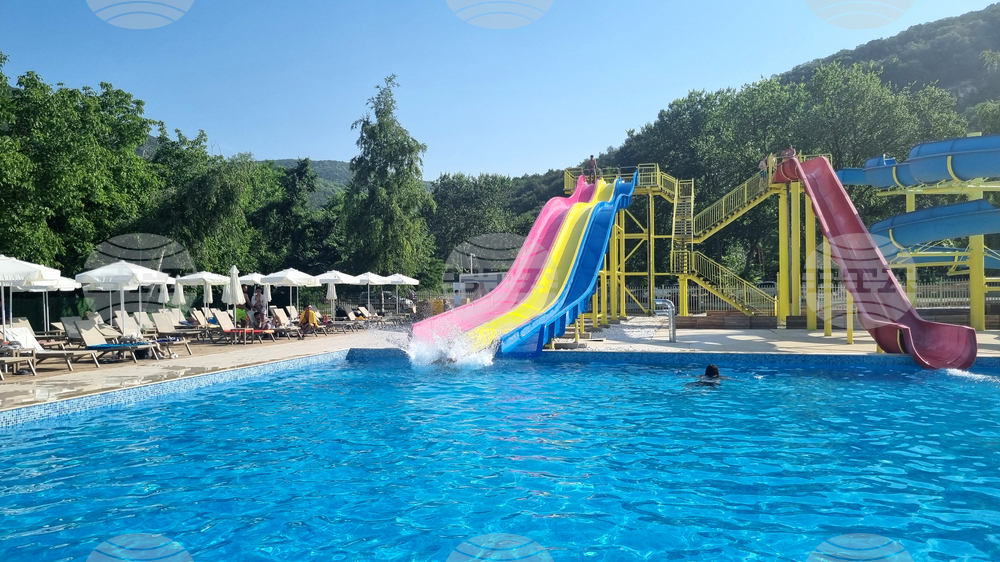 Търговище - лято - басейн