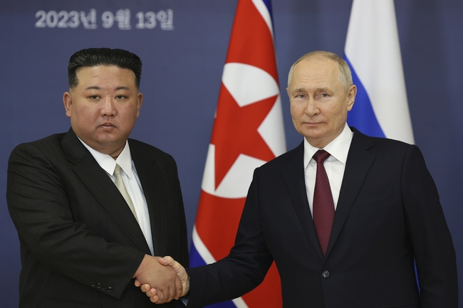 Путин заяви пред севернокорейския в. "Нодон синмун", че Русия и Северна Корея ще се обединят, за да се противопоставят на натиска на Запада