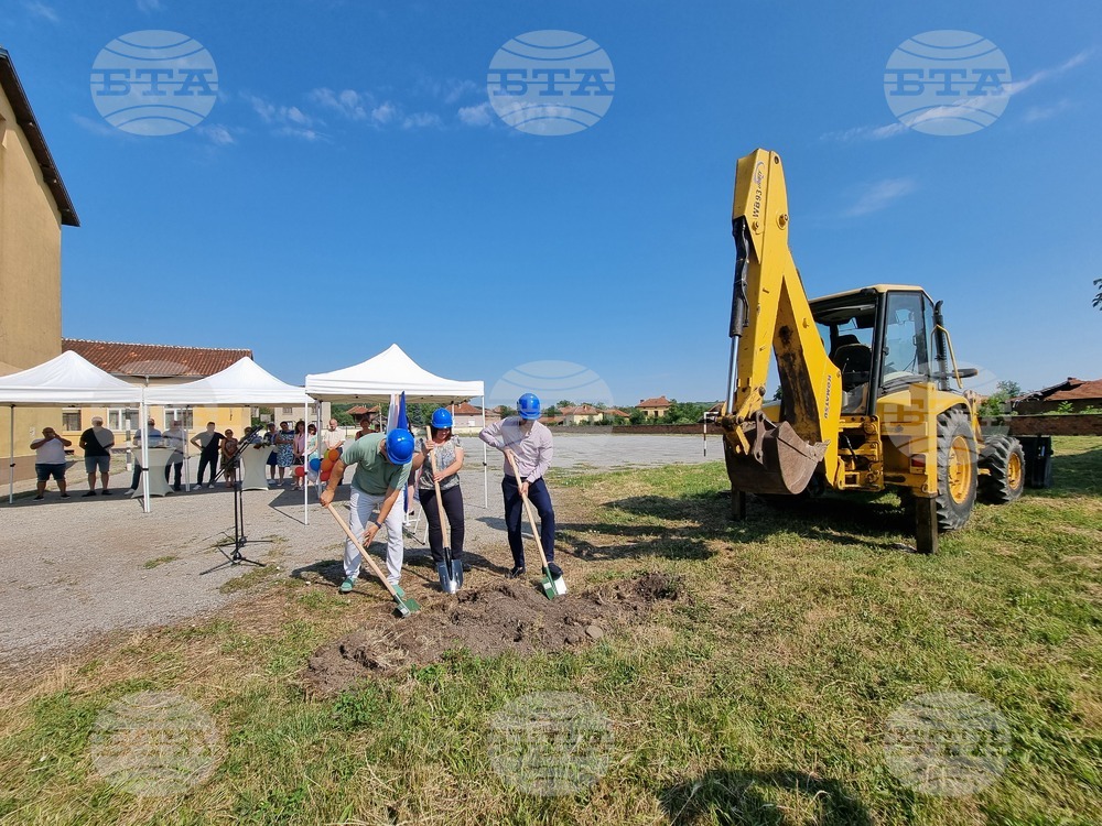 Село Дерманци - училище - проект - първа копка