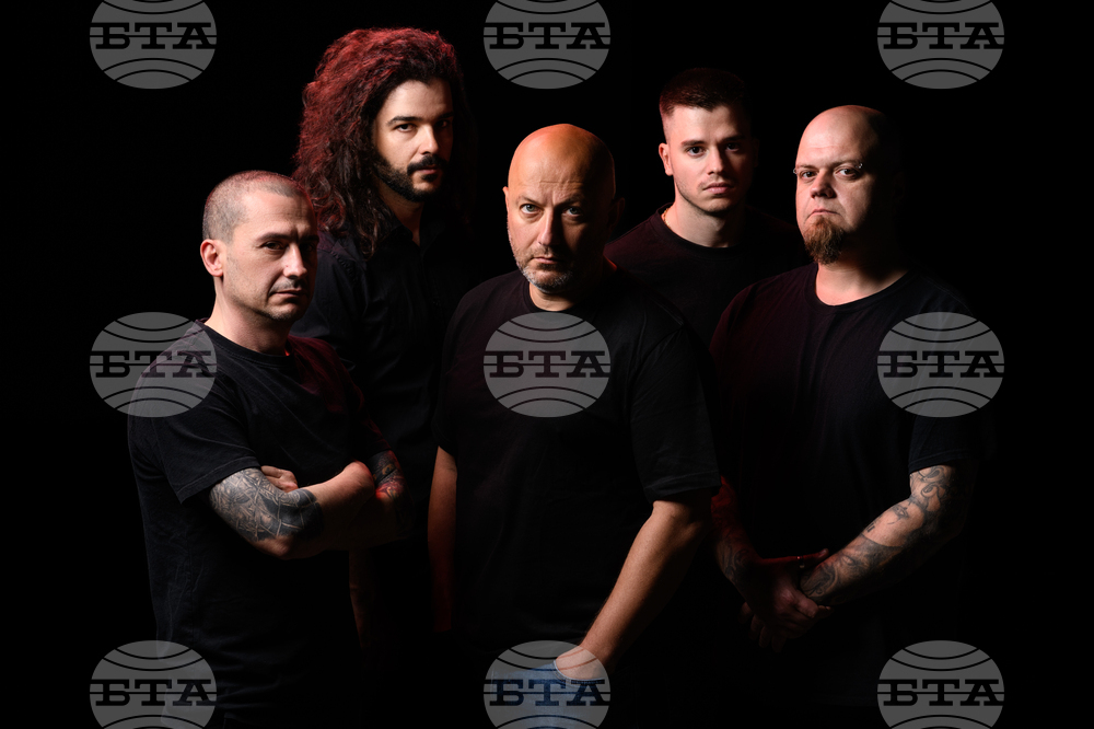Българските групи Attaxic и O.H. подгряват концерта на Cavalera в София