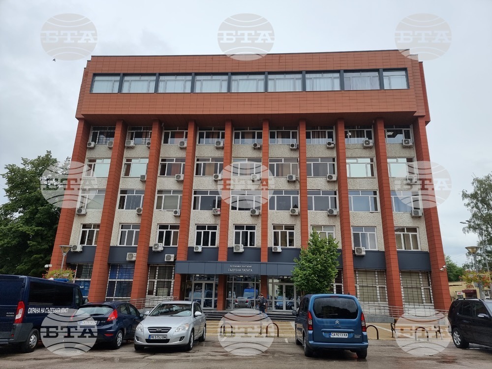 Окръжната прокуратура в Перник награждава трима ученици в конкурс за есе