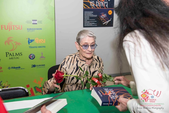 Вера Маринова ще представи в Благоевград книгата си „Обръчите на Венера“