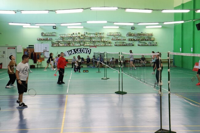 Днес в Хасково стартира Общинското ученическо първенство по бадминтон