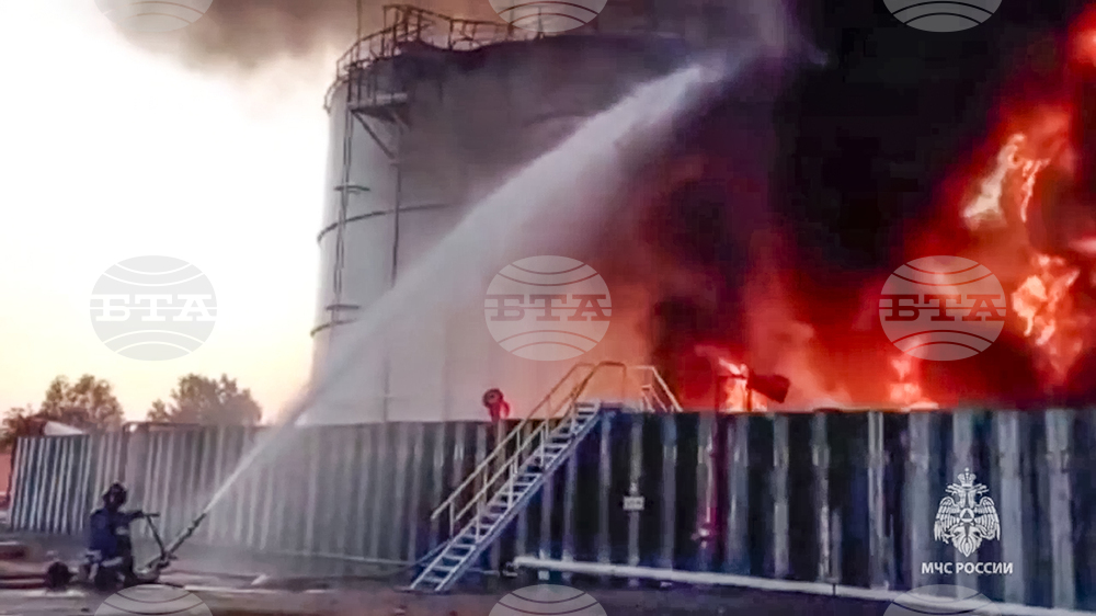 Украински дронове са предизвикали пожар в петролно депо в руската Ростовска област, съобщават руски канали в "Телеграм"