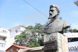 Румъния - БТА - Деветнадесета Световна среща на българските медии - бюст-паметник на Христо Ботев