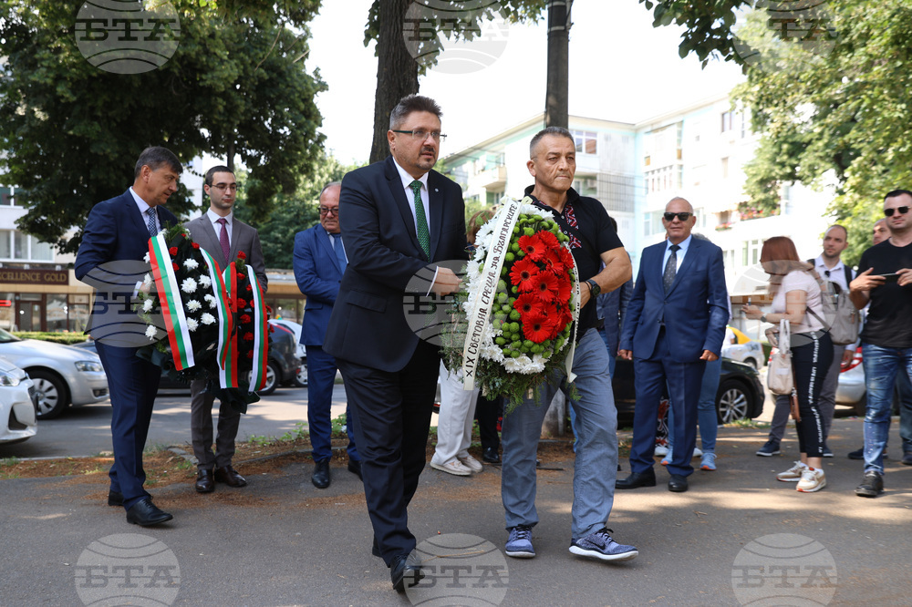 Румъния - БТА - Деветнадесета Световна среща на българските медии - бюст-паметник на Христо Ботев