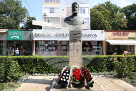 Румъния - БТА - Деветнадесета Световна среща на българските медии - бюст-паметник на Христо Ботев