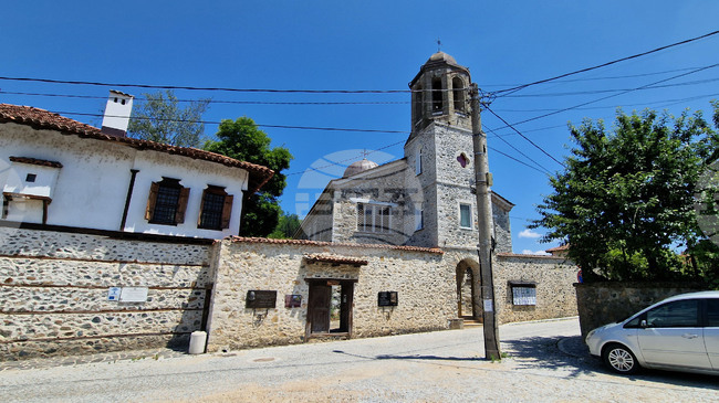 Преписка за хулиганство е образувана след спречкване между свещеник и местен жител в Златоград