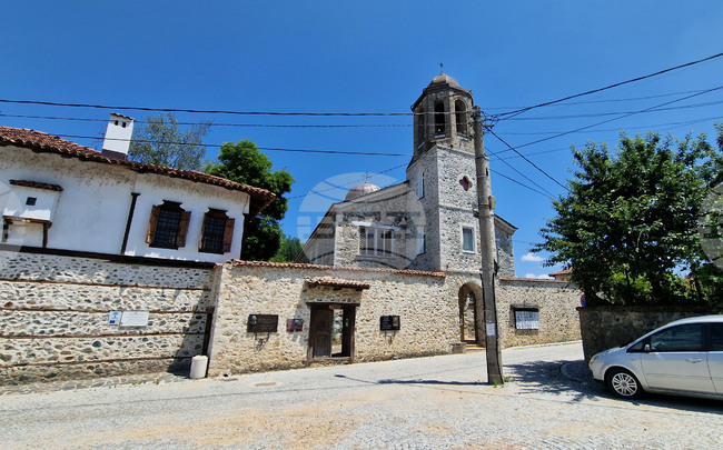Преписка за хулиганство е образувана след спречкване между свещеник и местен жител в Златоград