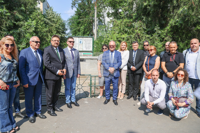 Румъния - БТА - Деветнадесета Световна среща на българските медии - паметната плоча на Христо Ботев