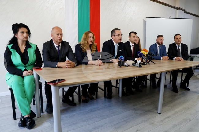 Възраждане - пресконференция 