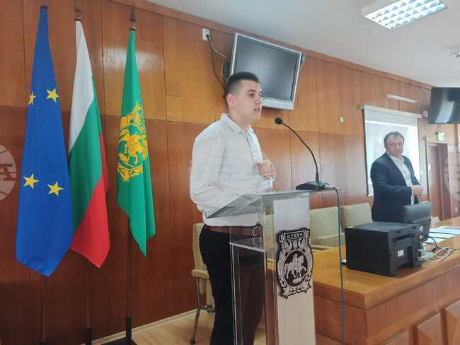  Шумен - обучения за дипломация и международни отношения - Общински младежки съвет