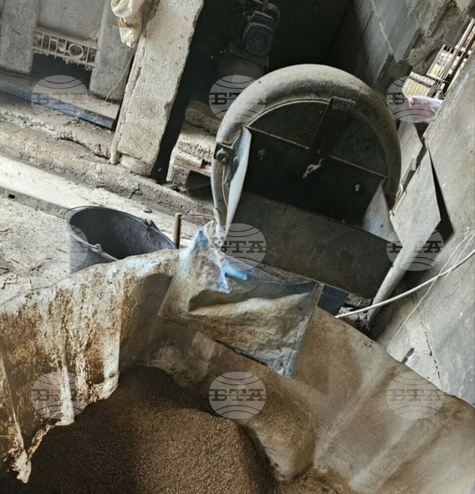Служители от отдел „Икономическа полиция“ в Пловдив разкриха нелегална работилница за преработка на тютюн
