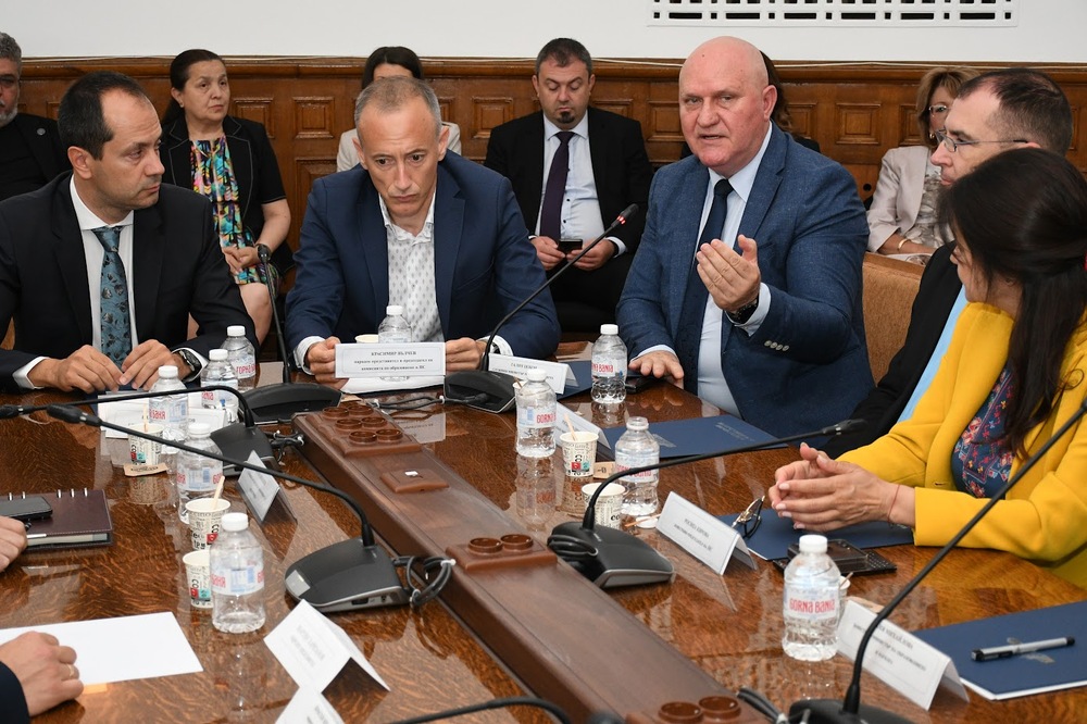 МОН: Подготвя се изграждане на Център за енергетика и високи технологии във Враца