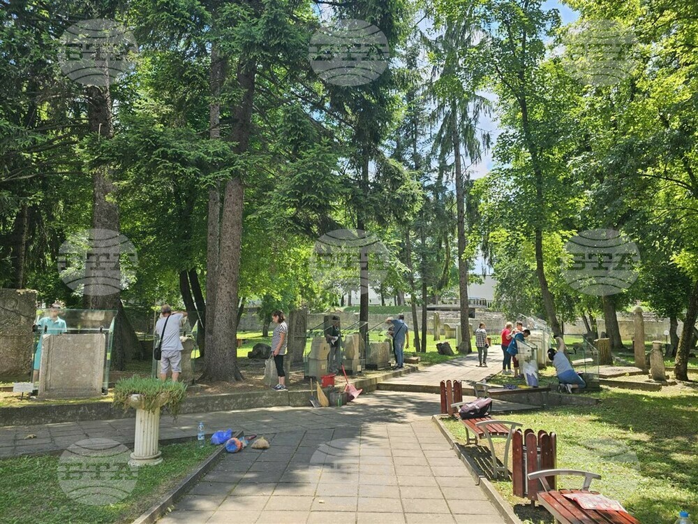 Регионален исторически музей – Разград: Музейните специалисти почистиха двата лапидариума на територията на древния Абритус