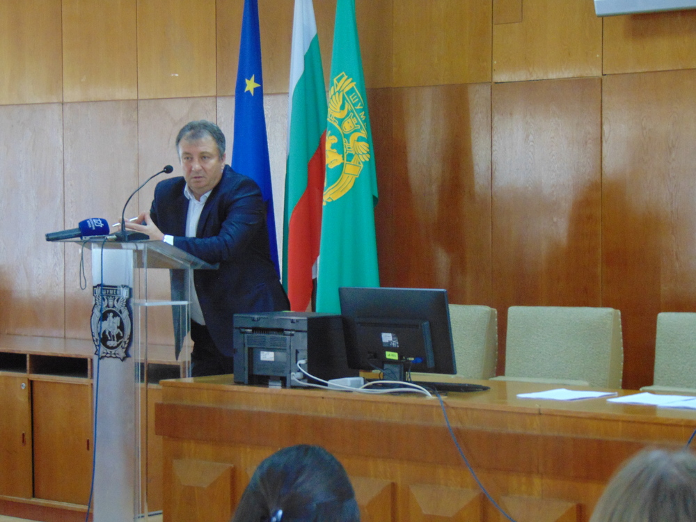 Община Шумен бе домакин на обучение по дипломация и международни отношения 