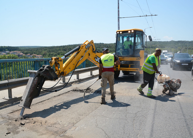 Община Варна: Рехабилитацията на Аспаруховия мост ще продължи след 20 часа днес