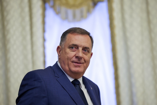 АП: Президентът на босненската Република Сръбска Милорад Додик беше осъден на една година затвор и шест години забрана за участие в политиката