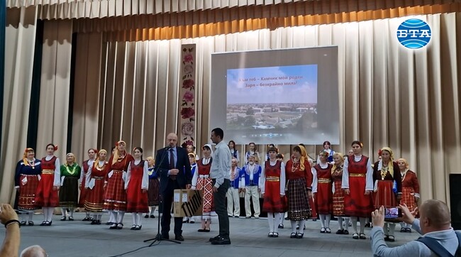 Българското неделно училище в Заря, Украйна, получи компютри като дарение от България