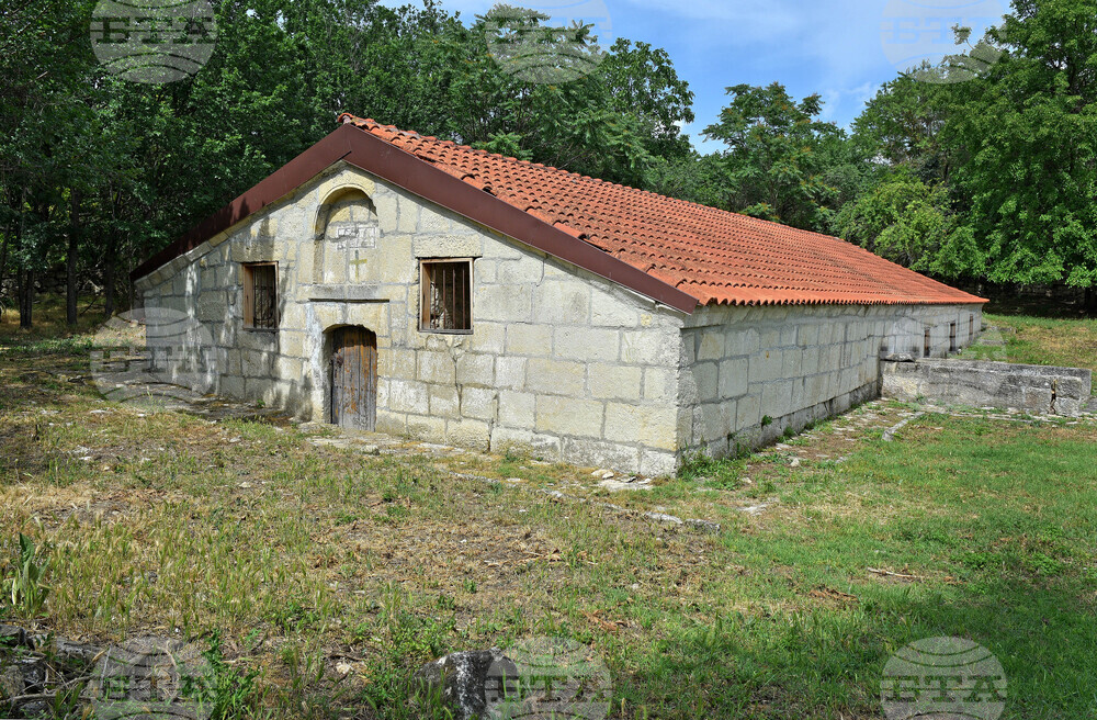 Варна - село Добрина - църква