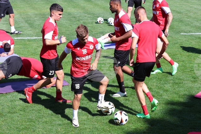 ЦСКА направи възстановителна тренировка след равенството с Шкендия