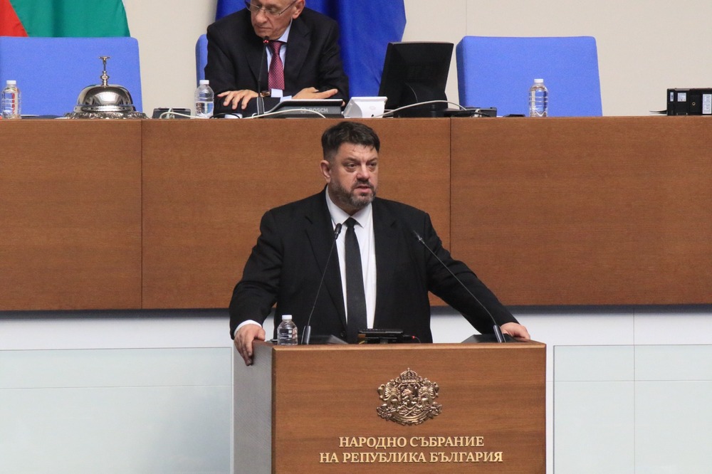 Атанас Зафиров: "БСП за България" няма да чертае разделителни линии, но няма и да участва в поредното партийно парцелиране на властта