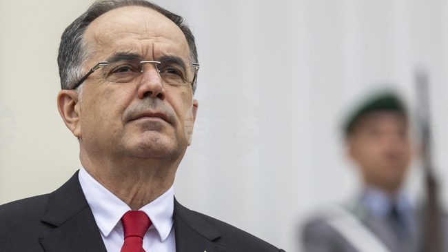 Посланикът на ЕС Силвио Гонзато връчи доклада на ЕК за напредъка на Албания на президента Байрам Бегай