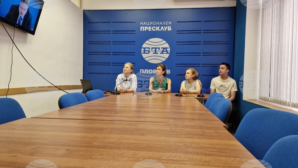 Емисиите на БТА от света дават възможност усилията на българите да се запазят като общност, да бъдат забелязани, смятат журналисти от Пловдив