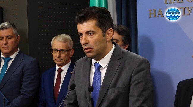 Бойко Борисов да не прехвърля отговорността на другите партии, каза Кирил Петков