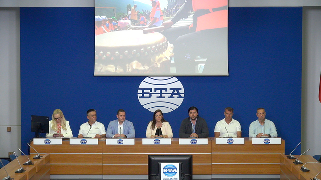 Пресконференция на тема: „Фестивал Драконови лодки“ на две езера – 22 и 23 юни в парк и гребна база „Липник“, Русе и на 29 и 30 юни – Панчарево, София