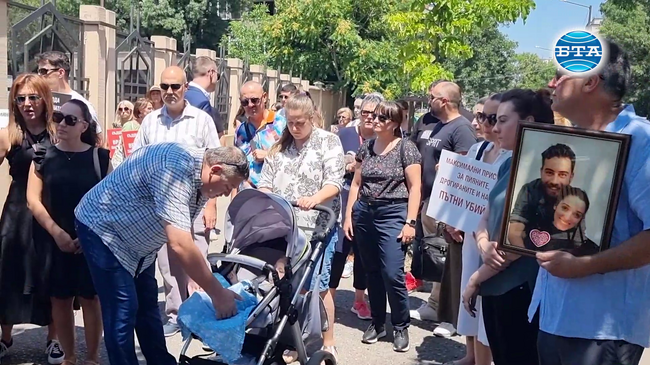 Адриан Антонов, подсъдим за смъртта на Ани и Явор, поиска делото срещу него да се гледа по съкратеното производство, съдът се съгласи