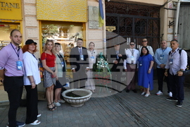 Украйна - Деветнадесета Световна среща на българските медии - паметната плоча на Васил Априлов