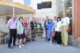 Украйна - Деветнадесета Световна среща на българските медии - паметната плоча на Иван Вазов