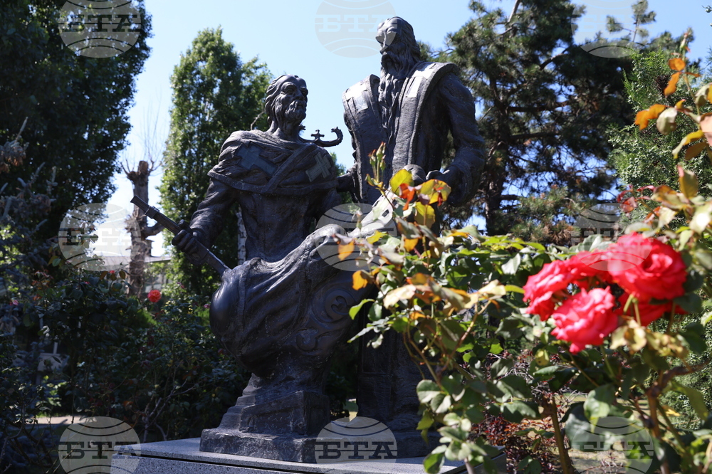 Украйна - Деветнадесета Световна среща на българските медии - паметник на св. св. Кирил и Методий