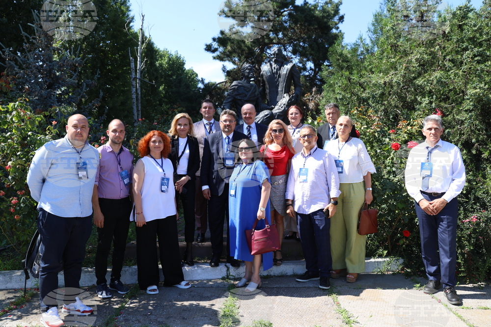 Украйна - Деветнадесета Световна среща на българските медии - паметник на св. св. Кирил и Методий