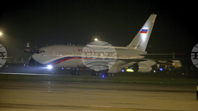 Руски правителствен самолет кацна в Аляска преди срещата между Путин и Тръмп