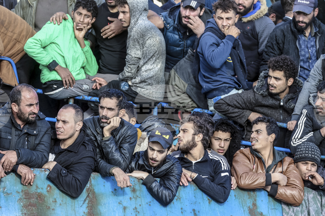 Все повече нелегални мигранти пристигат на Крит от Либия