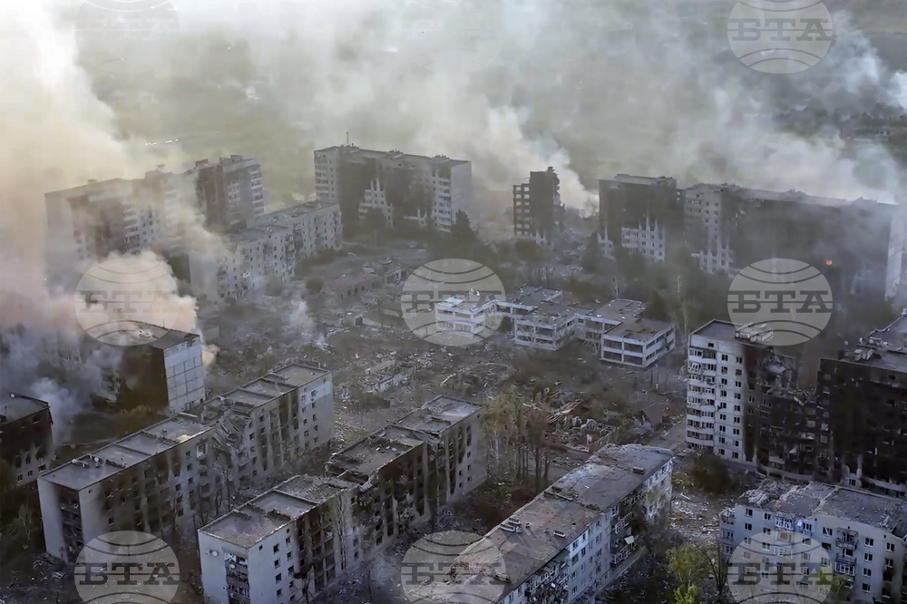 Интензивните сражения във Вовчанск продължават, а украинските сили удържат ключови райони, заяви украински военен говорител