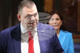 Народно събрание - кулоари - Делян Пеевски