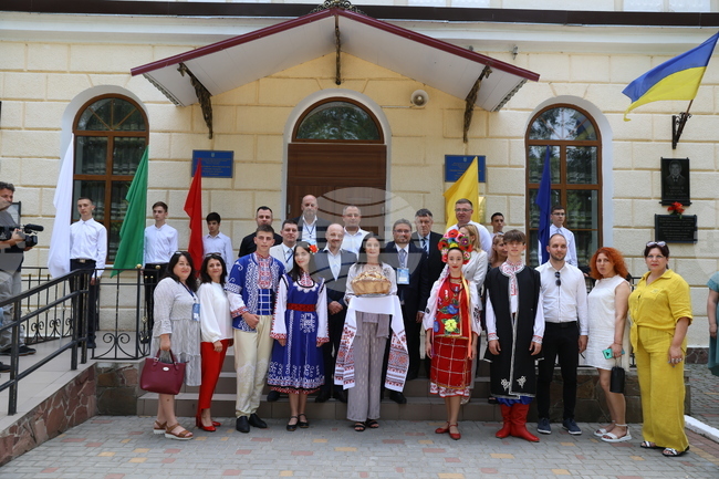 Украйна - Деветнадесета Световна среща на българските медии - Болградска гимназия „Г. С. Раковски“