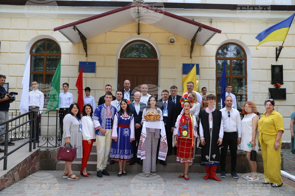 Украйна - Деветнадесета Световна среща на българските медии - Болградска гимназия „Г. С. Раковски“
