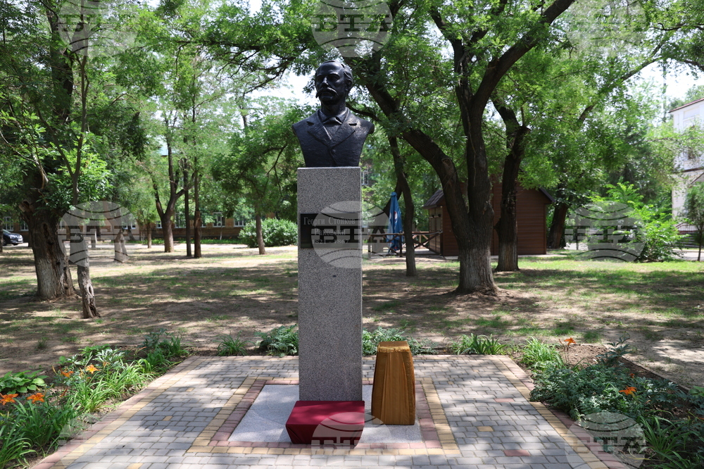 Украйна - Деветнадесета Световна среща на българските медии - Болградска гимназия „Г. С. Раковски“