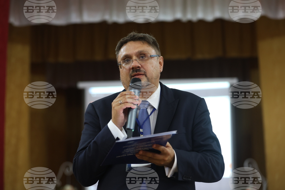 Украйна - Деветнадесета Световна среща на българските медии - Втори панел - „Знанието за род и език в българските медии”