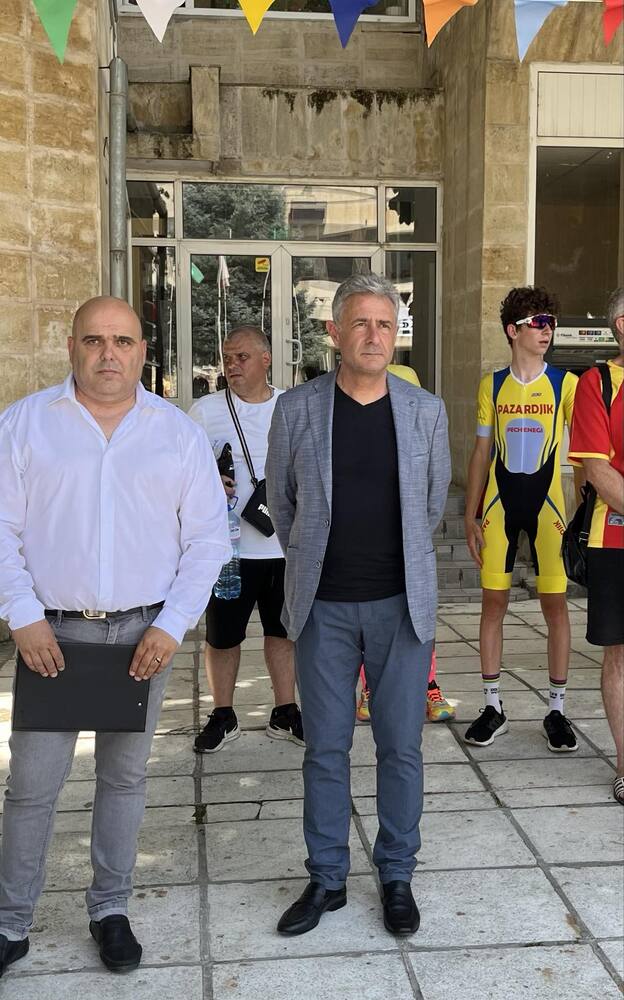 ОА Шумен: Областният управител проф. Добромир Добрев присъства на откриване на Държавен личен и отборен шампионат по колоездене