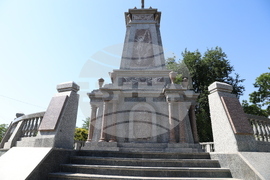 Украйна - Болград - Деветнадесета Световна среща на българските медии - поднасяне на цветя на паметника на българските опълченци