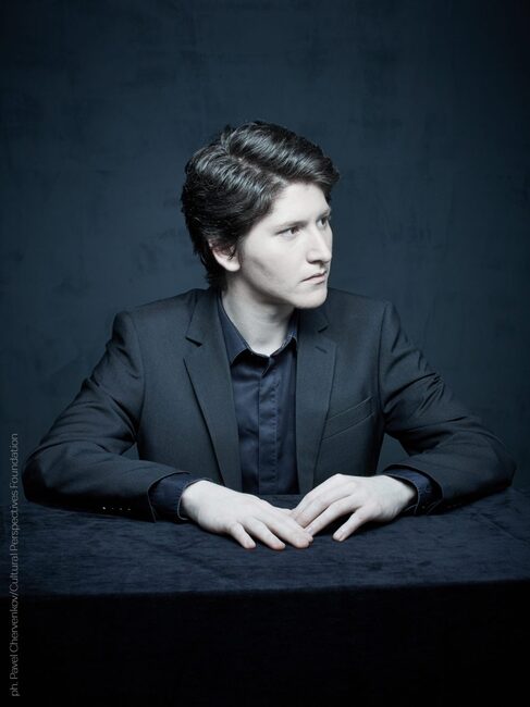 За мен беше радост отново да свиря на родна сцена, каза пианистът Емануил Иванов в Пазарджик