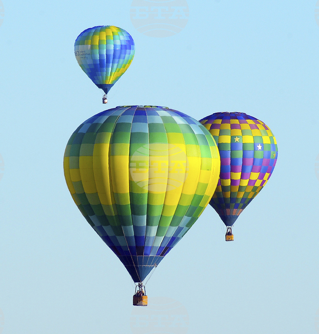 Летището във Вилнюс временно спря полетите заради предполагаеми балони с горещ въздух