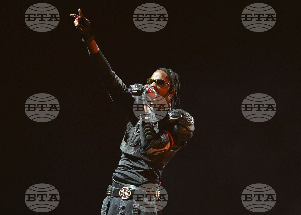 Травис Скот оглави класацията на "Билборд" за сингли